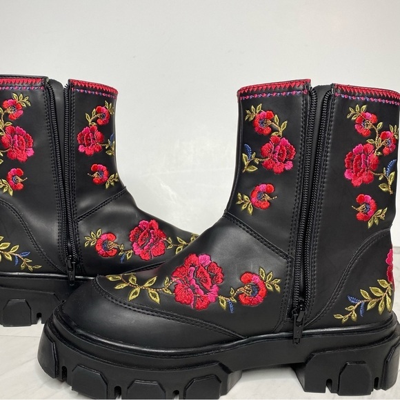 New! Farm Rio Boho Embroidered Flower Mid Chunky Boot 7 - Picture 7 of 16
